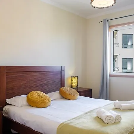 Vista Mar - Modern Sea Views In De Baixo Apartment